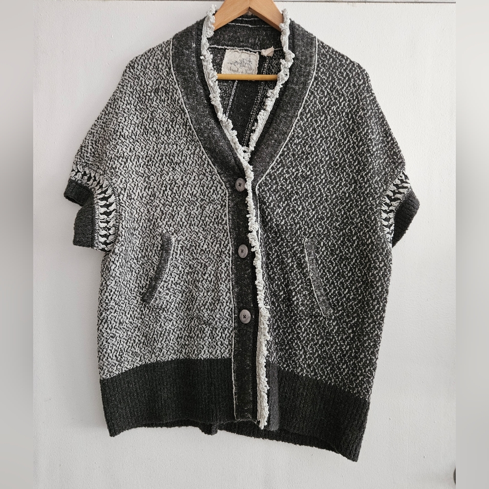 Angel of the North Black & Grey Short Sleeve Button Up Cardigan Sweater XS/S